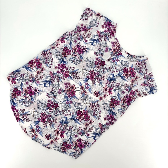 Pink Rose Vintage Blue & Pink Floral Criss Cross V-Neck Short Sleeve Top, Medium - Picture 12 of 16